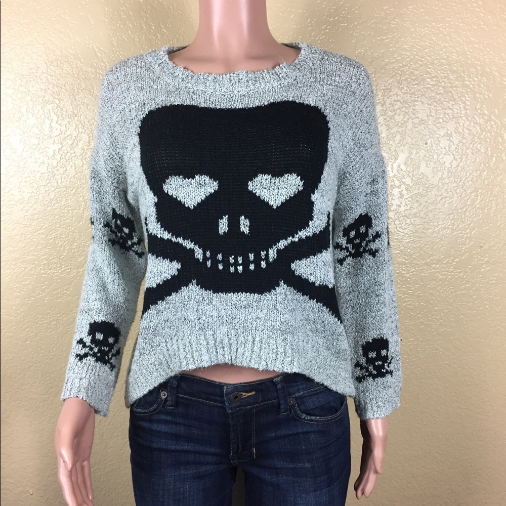 Skulls knitted sweatshirt